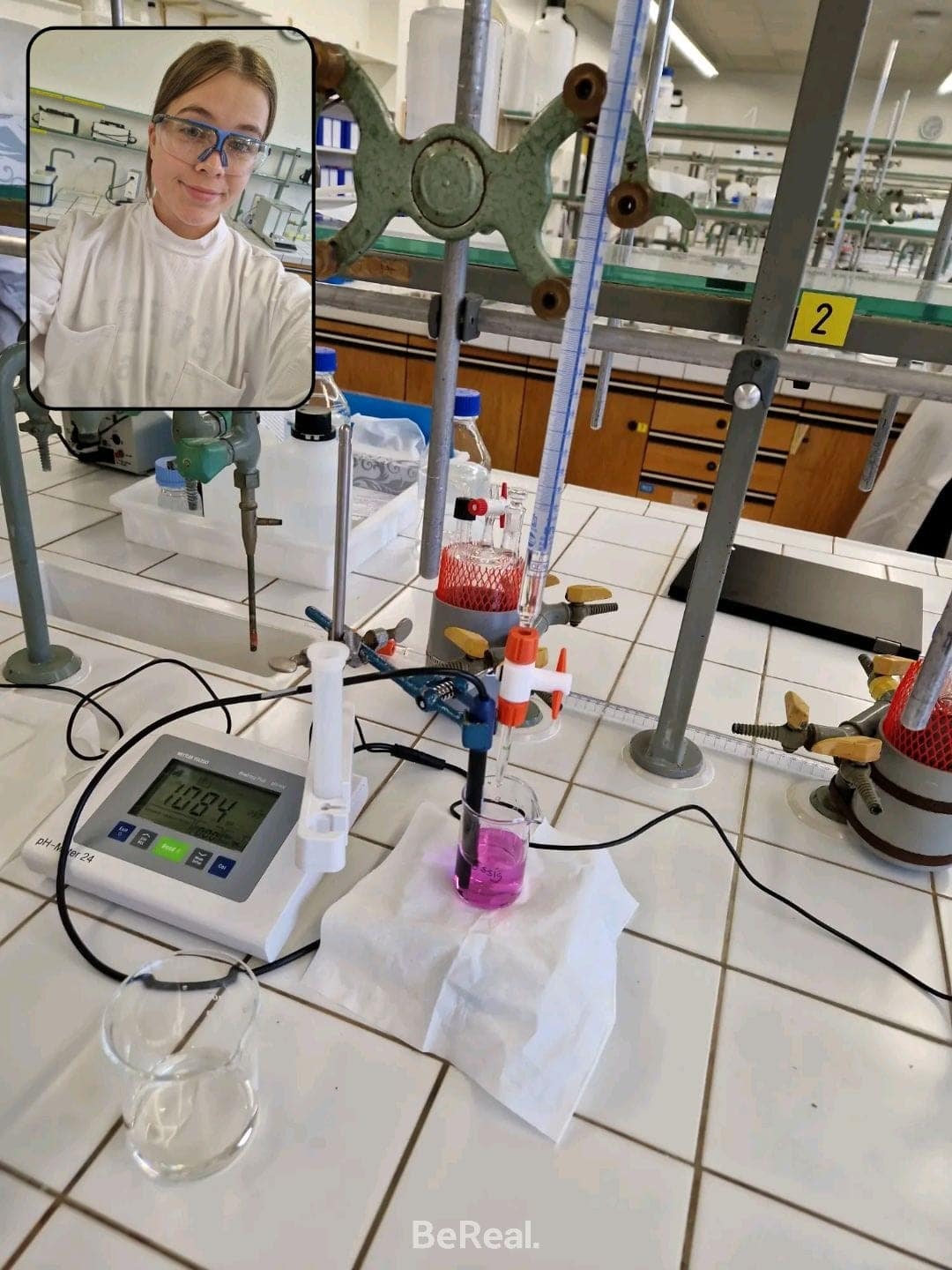 Inge im Labor ihrer Universität